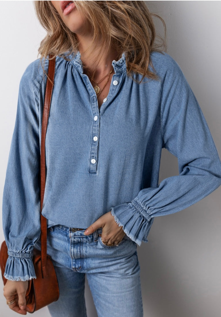 Fall in 💙 with this DENIM button top. #1237