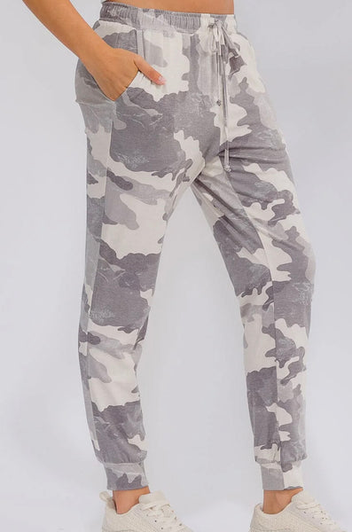 WOMEN'S ELASTIC WAIST FRONT POCKETS CAMO PRINT JOGGER PANTS